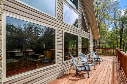 Luxury Lakeside Mountain Escape with Wraparound Deck Near Terra Alta, West Virginia - Terra Alta, West Virginia - glamping.directory