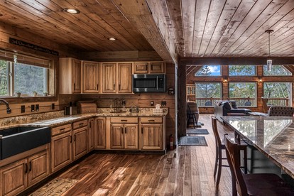 Luxury Lakeside Mountain Escape with Wraparound Deck Near Terra Alta, West Virginia - Terra Alta, West Virginia - glamping.directory