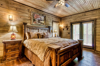 Mountain Glamping Cabin with Pool and Arcade in Pigeon Forge, Tennessee - Pigeon Forge, Tennessee - glamping.directory