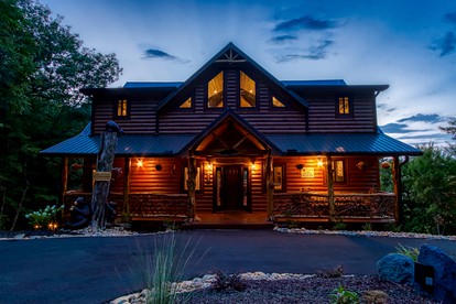 Mountain Glamping Cabin with Pool and Arcade in Pigeon Forge, Tennessee - glamping.directory
