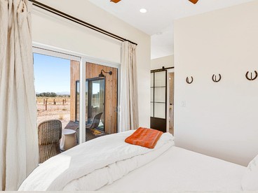 Modern Desert Casita with Stargazing & Red Butte Views near Grand Canyon, Arizona - Williams, Arizona - glamping.directory