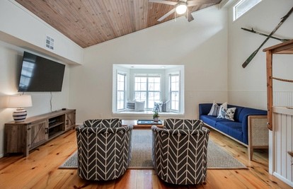 Newly Remodeled Cabin with Lake Views & Grill Patio in Rogers, Arkansas - Rogers, Arkansas - glamping.directory