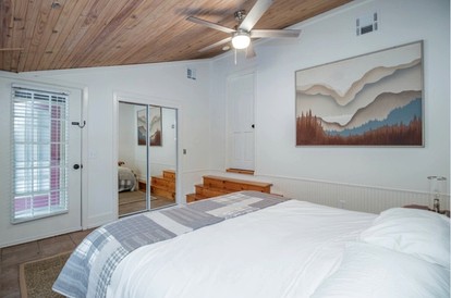 Newly Remodeled Cabin with Lake Views & Grill Patio in Rogers, Arkansas - Rogers, Arkansas - glamping.directory