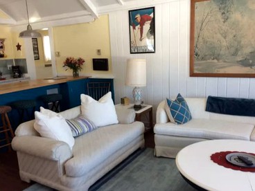 Superb Getaway Rental with Mountain Views near White Mountain National Forest, New Hampshire - Sugarhill, New Hampshire - glamping.directory