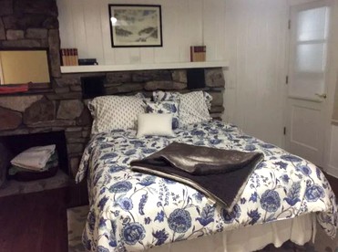 Superb Getaway Rental with Mountain Views near White Mountain National Forest, New Hampshire - Sugarhill, New Hampshire - glamping.directory