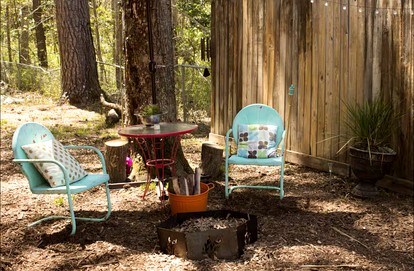 Off-Grid Tiny House Surrounded by Trees in Ravenel, South Carolina - Ravenel, South Carolina - glamping.directory