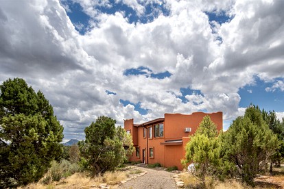 Luxury Vacation Rental with a Fireplace and Views near McPhee Reservoir in Colorado - glamping.directory