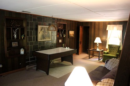 Charming Cabin Rental with Private Beach Access on Lake George in New York - Putnam Valley, New York - glamping.directory