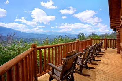 Private Cabin Rental Perfect for a Family Vacation in Gatlinburg, East Tennessee - Gatlinburg, Tennessee - glamping.directory