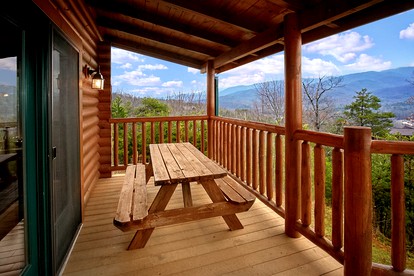 Private Cabin Rental Perfect for a Family Vacation in Gatlinburg, East Tennessee - Gatlinburg, Tennessee - glamping.directory