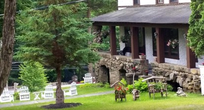 Rustic Cabin with Private Sundeck in Lake George, New York - Lake George, New York - glamping.directory