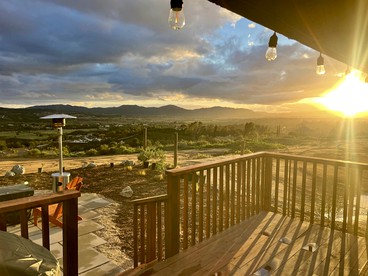 Cozy Camper with Fire Pit and Beautiful Sunsets in California - Temecula , California - glamping.directory