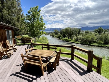 Charming Riverside Vacation Rental with Scenic Mountain Views near Ennis, Montana - Ennis, Montana - glamping.directory