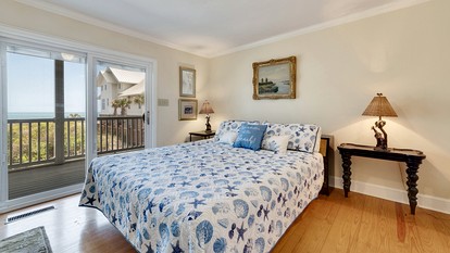Expansive Beach House in Gated Community with Ocean Views in Georgetown, South Carolina - Georgetown, South Carolina - glamping.directory
