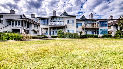 Expansive Beach House in Gated Community with Ocean Views in Georgetown, South Carolina - Georgetown, South Carolina - glamping.directory