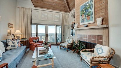 Expansive Beach House in Gated Community with Ocean Views in Georgetown, South Carolina - Georgetown, South Carolina - glamping.directory
