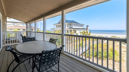 Expansive Beach House in Gated Community with Ocean Views in Georgetown, South Carolina - Georgetown, South Carolina - glamping.directory