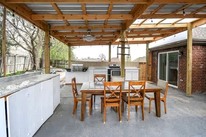Family-Friendly Getaway with Large Yard & Cozy Living Spaces in Siloam Springs, Arkansas - Siloam Springs, Arkansas - glamping.directory