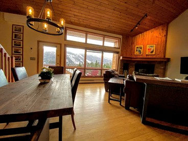 Bright Mount Washington Cabin for a Vacation in New Hampshire - Carroll, New Hampshire - glamping.directory