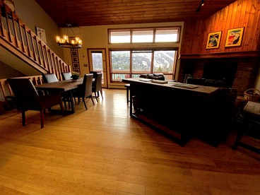 Bright Mount Washington Cabin for a Vacation in New Hampshire - Carroll, New Hampshire - glamping.directory