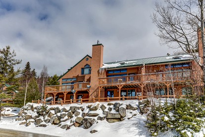 Bright Mount Washington Cabin for a Vacation in New Hampshire - glamping.directory