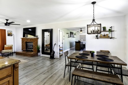 Stunning Cottage with Hot-tub and Fireplace in Yucca Valley, California - Yucca Valley, California - glamping.directory