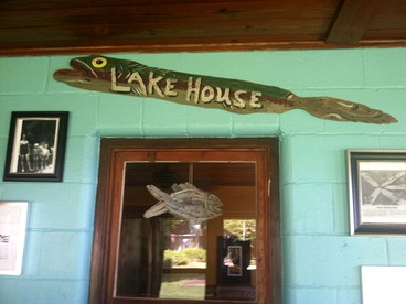 Comfortable Lakefront Cottage Rental near Ocala National Forest, Florida - Ocklawaha, Florida - glamping.directory