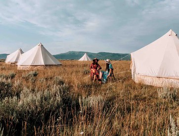 Gorgeous Bell Tent Ideal for Vacations near Yellowstone - Island Park, Idaho - glamping.directory