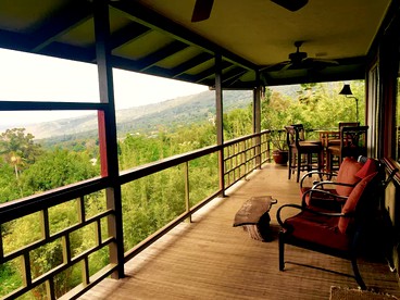 Stunning Cabin Rental with Beautiful Lanai for Groups in Captain Cook, Hawaii - Captain Cook, Hawaii - glamping.directory