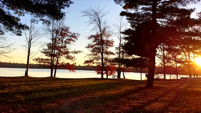 Spacious Family-Friendly Log Cabin with Lake Views near Cadillac, Michigan - Wellston, Michigan - glamping.directory