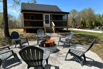Remarkable Cabin with Fire Pit and Jacuzzi in Indiana - Birdseye, Indiana - glamping.directory