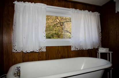 Spacious Appalachian Mountain Cabin Rental for West Virginia Family Vacations - Moatsville, West Virginia - glamping.directory