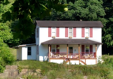 Spacious Appalachian Mountain Cabin Rental for West Virginia Family Vacations - glamping.directory