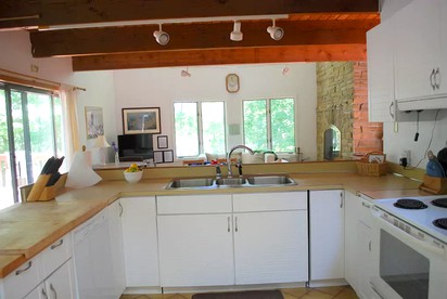 Pondside Vacation Rental with Deck and Private Beach Access in Cape Cod, Massachusetts - South Orleans, Massachusetts - glamping.directory