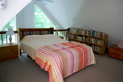 Pondside Vacation Rental with Deck and Private Beach Access in Cape Cod, Massachusetts - South Orleans, Massachusetts - glamping.directory