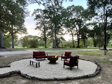 Renovated Waterfront Cottages Ideal for Families or Groups in Louisiana - Lafayette, Louisiana - glamping.directory