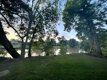 Renovated Waterfront Cottages Ideal for Families or Groups in Louisiana - Lafayette, Louisiana - glamping.directory