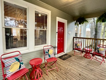 Renovated Waterfront Cottages Ideal for Families or Groups in Louisiana - Lafayette, Louisiana - glamping.directory