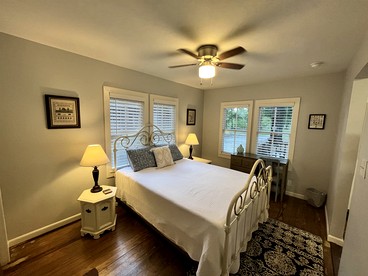 Renovated Waterfront Cottages Ideal for Families or Groups in Louisiana - Lafayette, Louisiana - glamping.directory