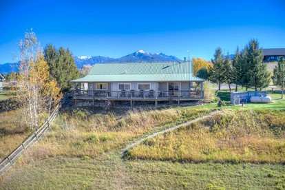 Wonderful River Cottage with Great Hiking Trails in Montana - glamping.directory