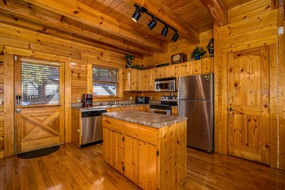 Sevierville Glamping Destination for Amazing Family Vacations in Tennessee - Sevierville, Tennessee - glamping.directory