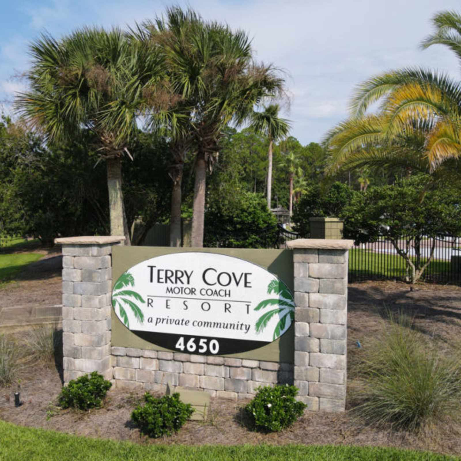 Terry Cove Motor Coach Resort - glamping.directory