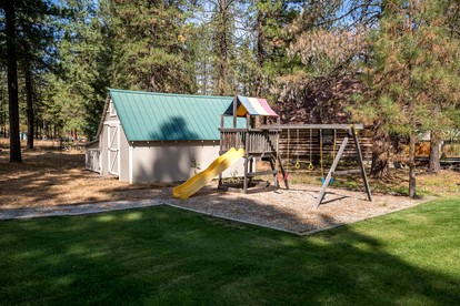 Renovated Modern Cabin with Private Tennis Court and Spa in Leavenworth, Washington - Leavenworth, Washington - glamping.directory