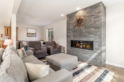 Renovated Modern Cabin with Private Tennis Court and Spa in Leavenworth, Washington - Leavenworth, Washington - glamping.directory