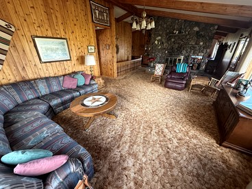 Charming Riverfront Guest House with Deck Overlooking Madison River, Near Ennis, Montana - Ennis, Montana - glamping.directory