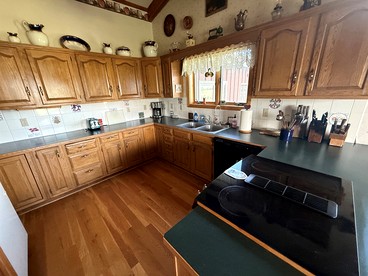 Charming Riverfront Guest House with Deck Overlooking Madison River, Near Ennis, Montana - Ennis, Montana - glamping.directory
