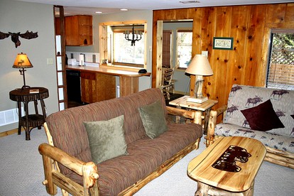 Quaint Cottage with BBQ in Colorado - Estes Park, Colorado - glamping.directory