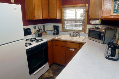 Quaint Cottage with BBQ in Colorado - Estes Park, Colorado - glamping.directory
