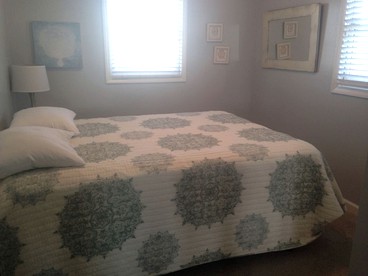 Cozy Comfortable Cottage with Lovely Ocean Views in Holden Beach, North Carolina - Holden Beach, North Carolina - glamping.directory
