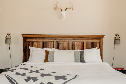 Spectacular Luxury Cabin with Jacuzzi and Breathtaking Design Spaces in Colorado - Breckenridge, Colorado - glamping.directory